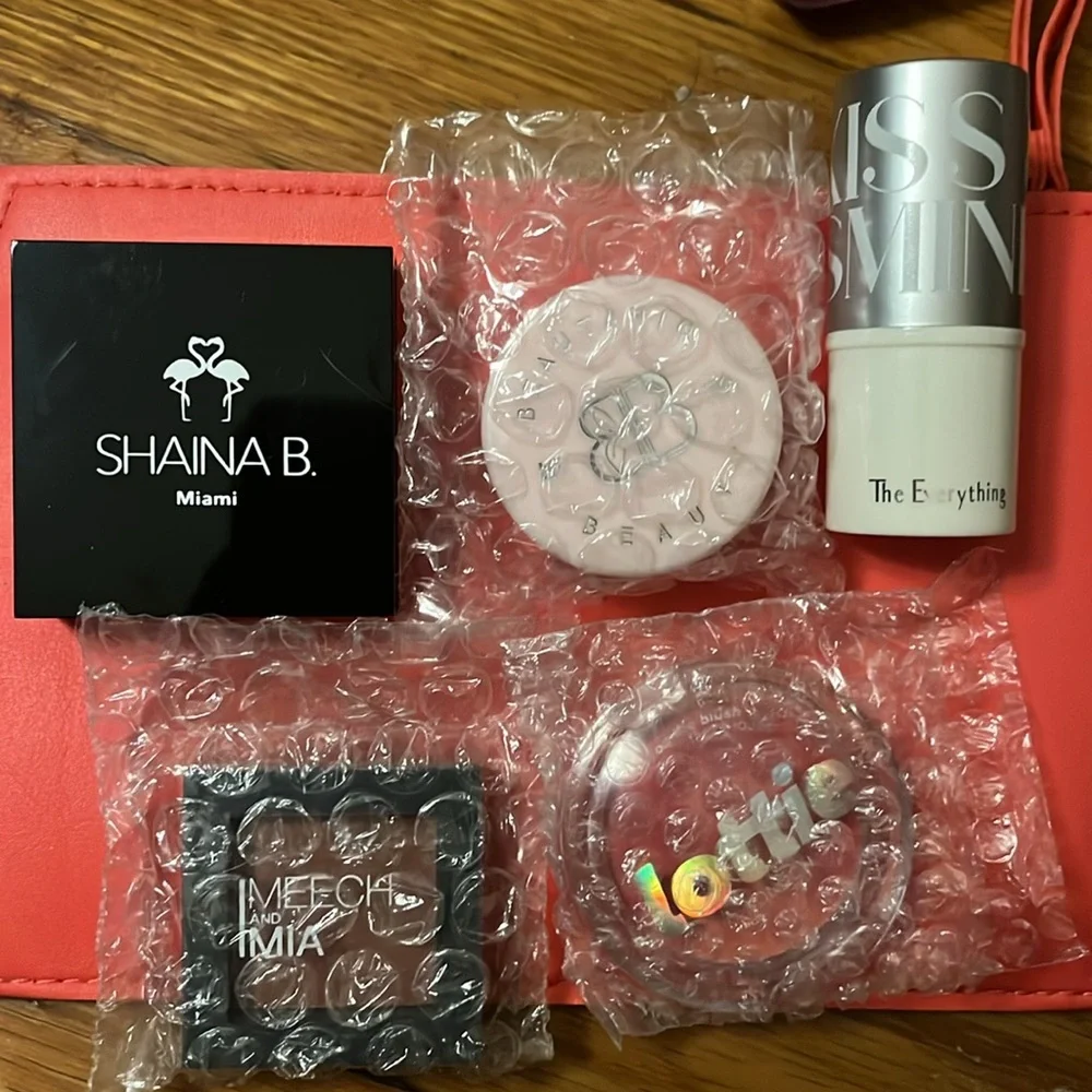 COPY - Curated Makeup Sample Bundle + Glambag!